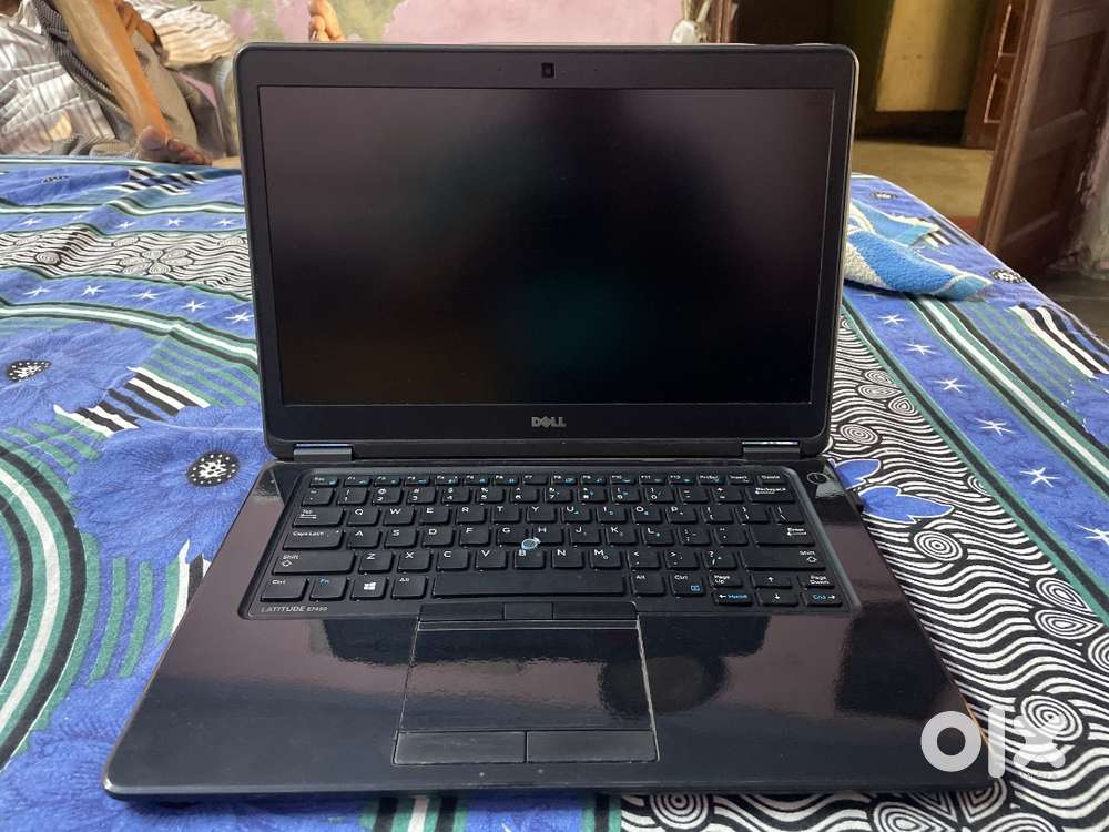 DELL LATITUDE E7450 WITH WIRELESS MOUSE AND CHARGER