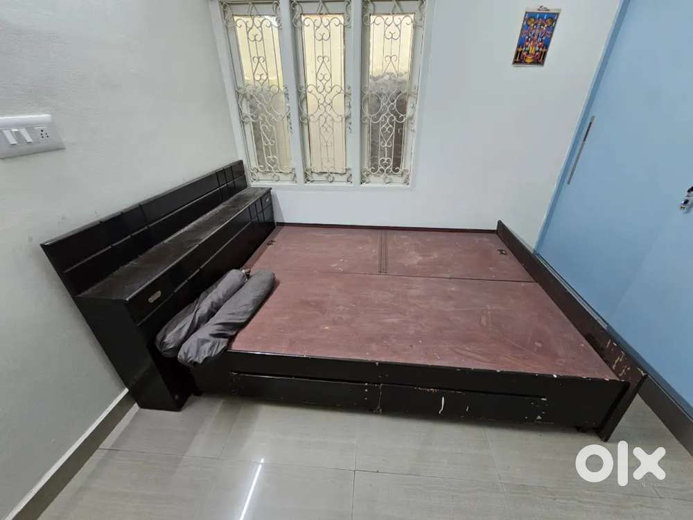 2 queen size Cot for sale