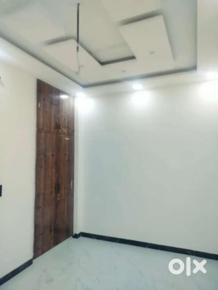 100gaj ready to move house on sale in Modern Nursery Gated community