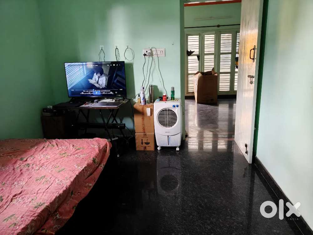 Need flatmate to share 2 bhk flat