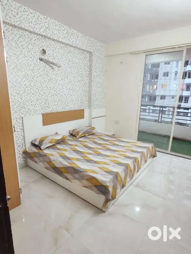 NEAR JAWAHAR CIRCLE, 3 BHK FURNISHED FLAT FOR BACHELOR AND FAMILY.