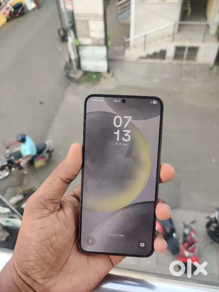 Samsung S24PLUS