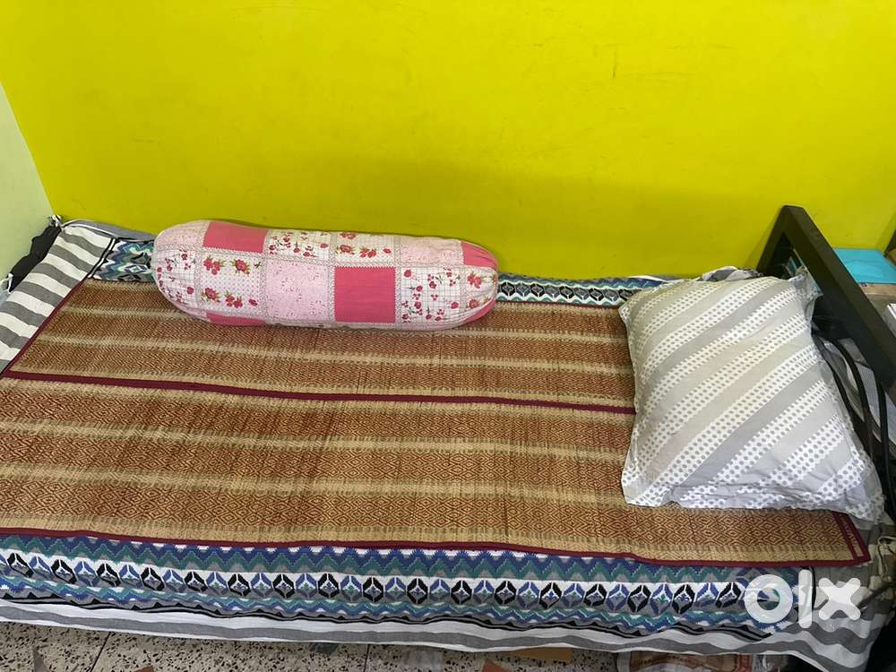 Rod iron bed with mattress