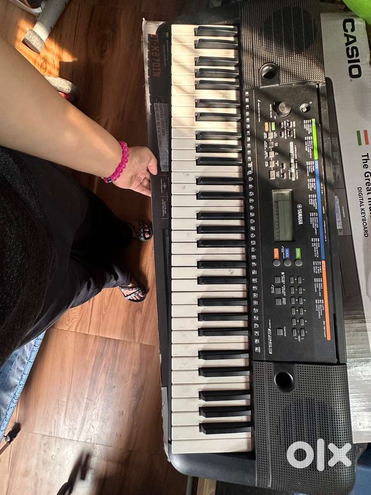 Yamaha PSR-E253 Piano