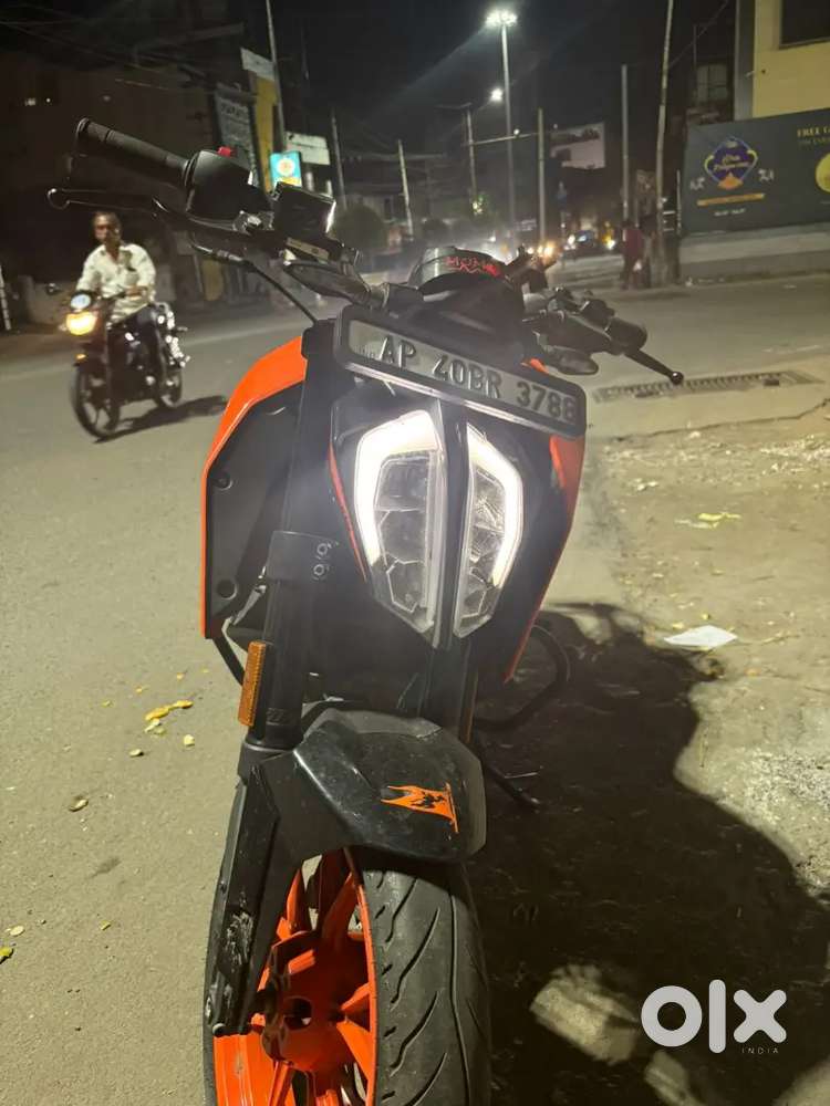 KTM DUKE 200