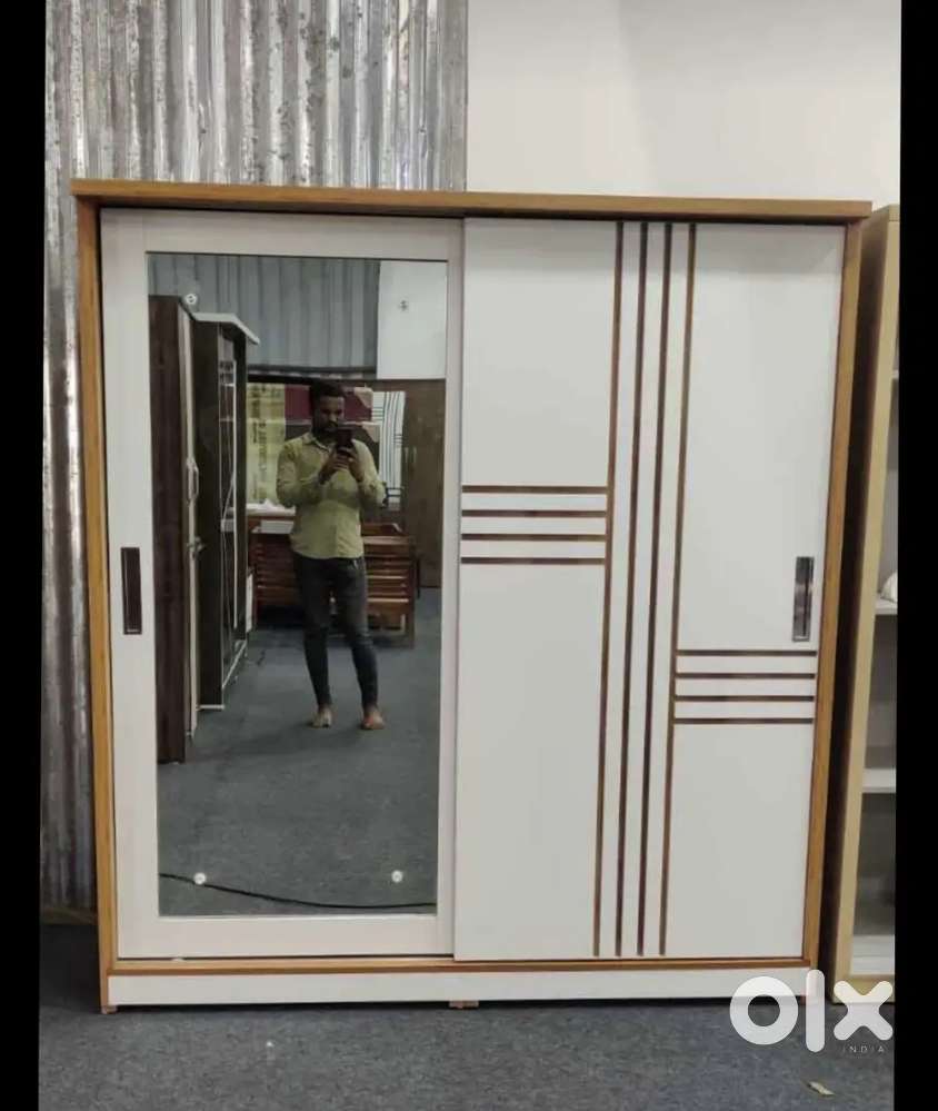 BRAND NEW sliding door wardrobe 6x6.5