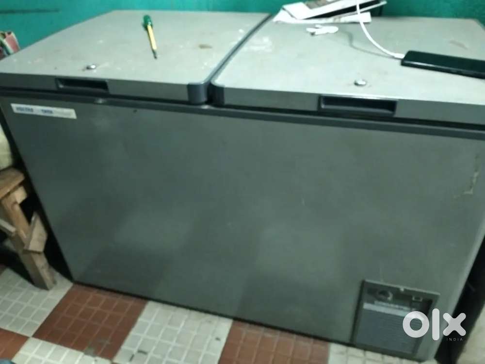 Voltas deep fridge 320 ltr