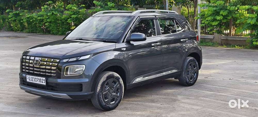Hyundai Venue 1.2 S (O), 2024, Petrol