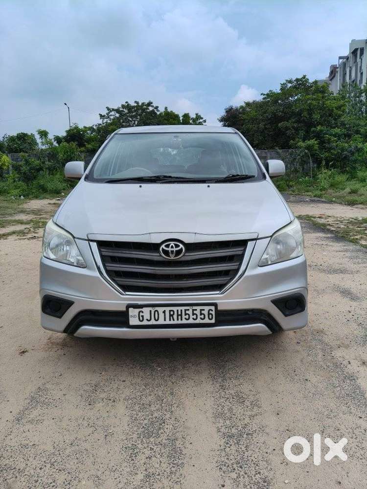 Toyota Innova 2.5 G (Diesel) 8 Seater BS IV, 2014, Diesel