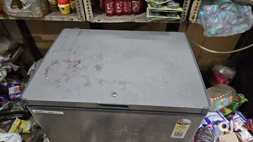 Voltas Deep Freezer for shops - 177 Liters, Type - Hard Top