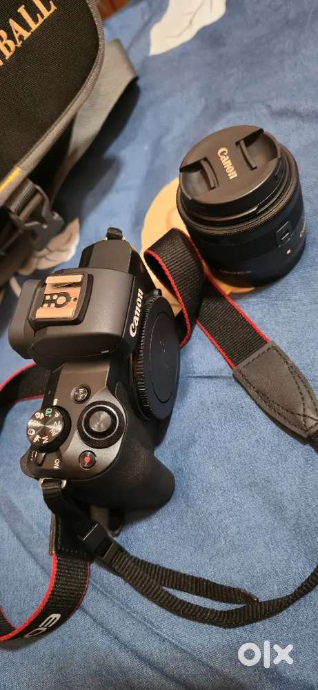 Canon EOS M50 mark II with kit Lens and bag