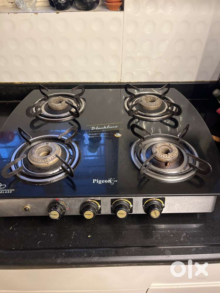 Pigeon 4 burner stove in very good condition only at Rs 2000
