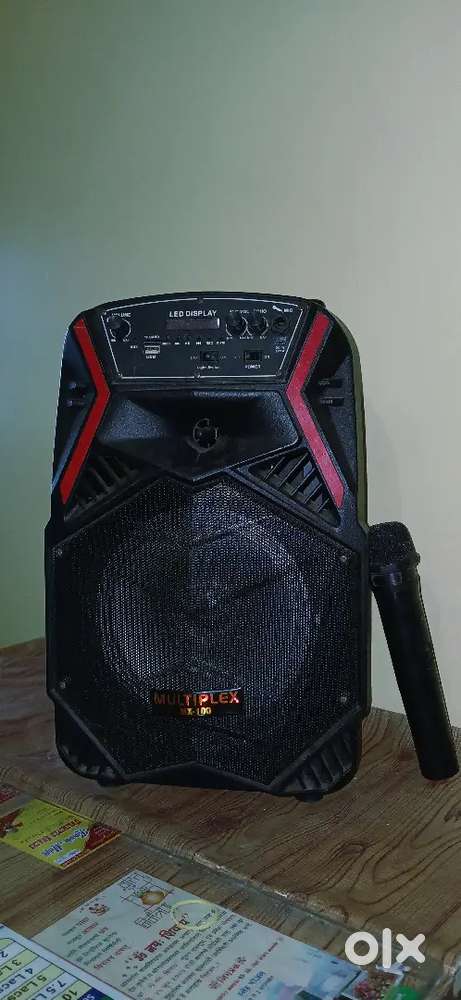 KARAOKE SPEAKER WITH WIRELESS MIC