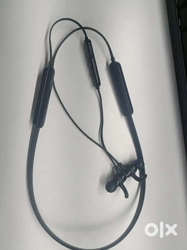 Boat NeckBand Earphones 90hr Backup