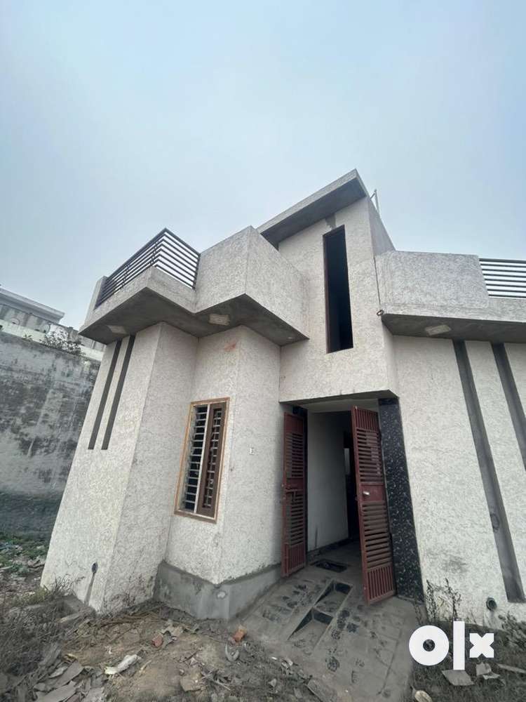66 gaj house is available for sale in affordable prices