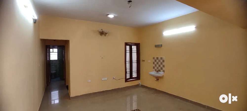 1 BHK Flat in CC Emperor Apartment for Sale in Anakaputtur