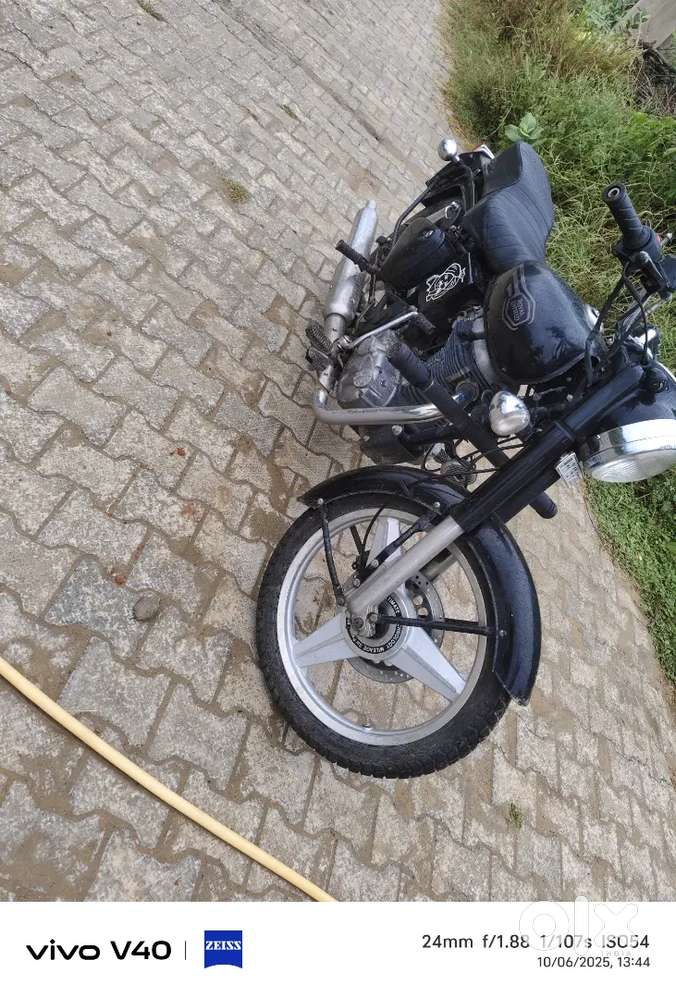 Bullet standard 2019 model december. New aalow new tyre all Total new
