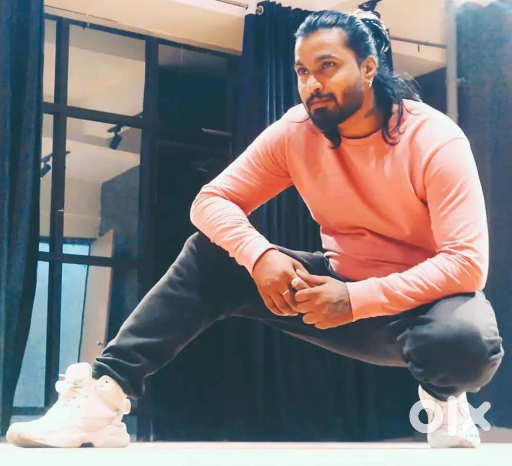 Muje dance teacher ki job chaiye .