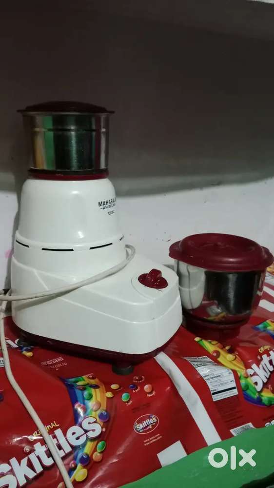 A perfect condition .maharaja 500 Wat mixer grinder with two jar