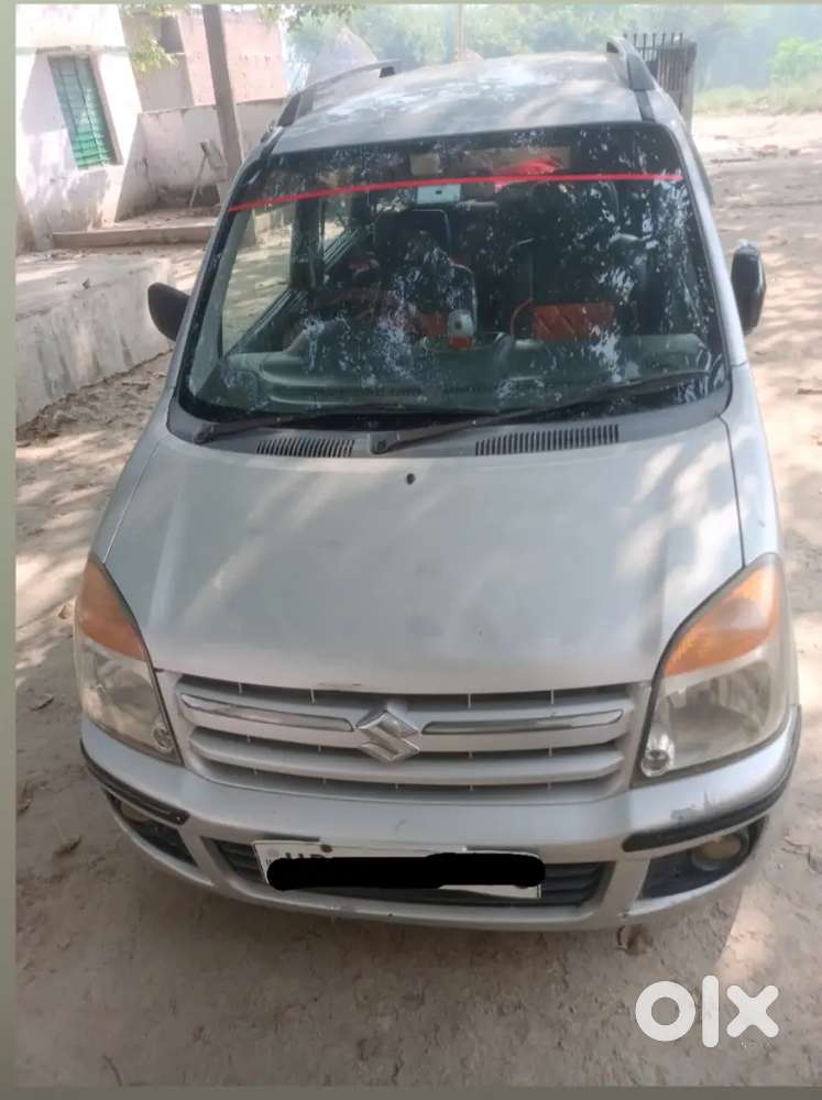 Valid up to 2028 New conditio car  2 power window tyre 70% bst mileage