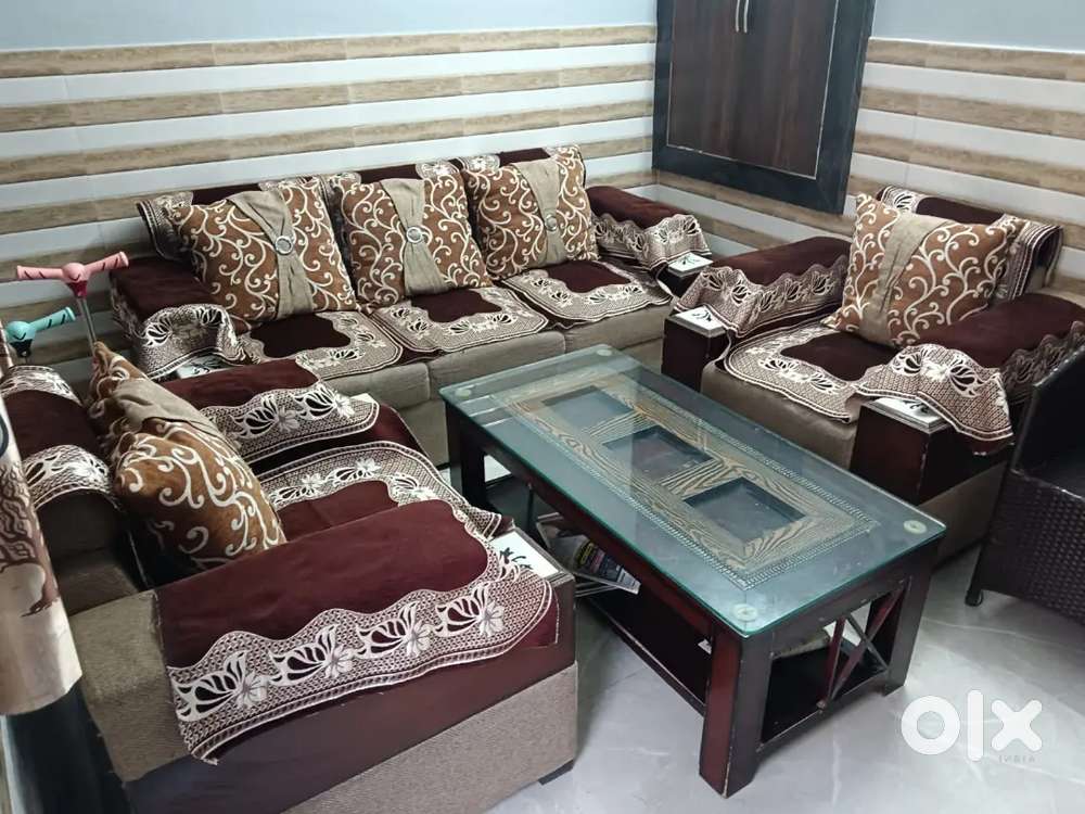 SOFA SET 5 SEATER WITH HEAVEY GLASS TABLE
