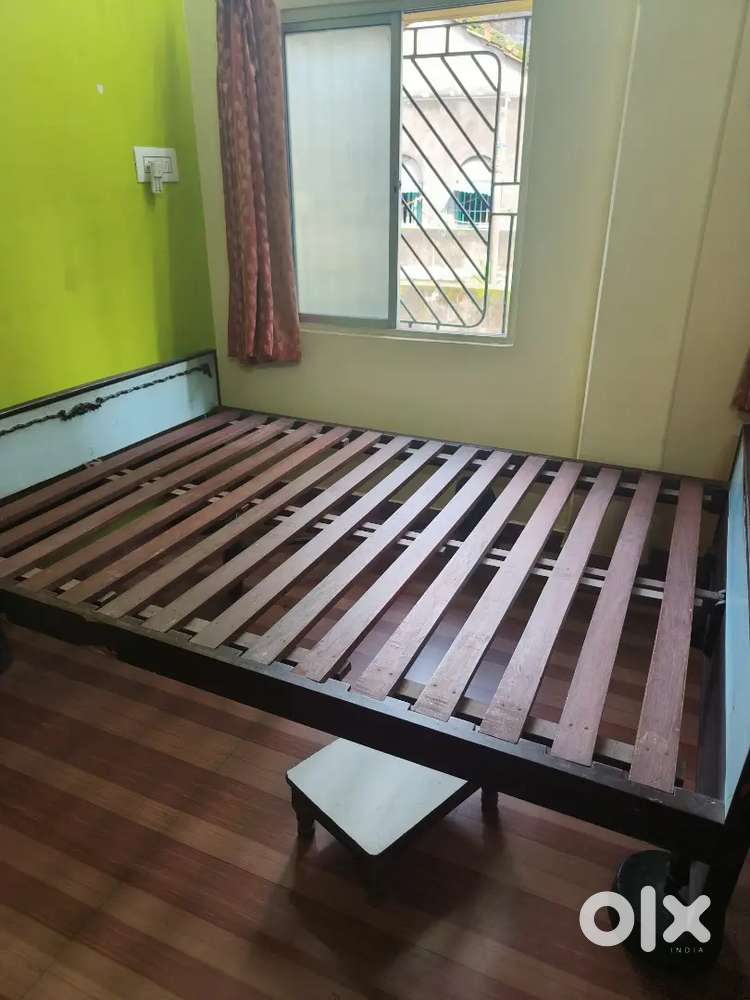 Solid Segun Wood Bed – 5x7 Feet  With Matress and Side Poles