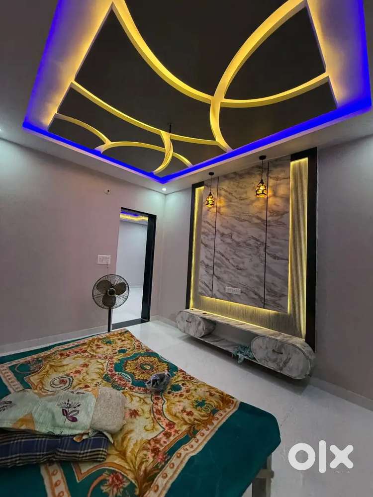 Very prime location hazratganj lalbagh flat sale