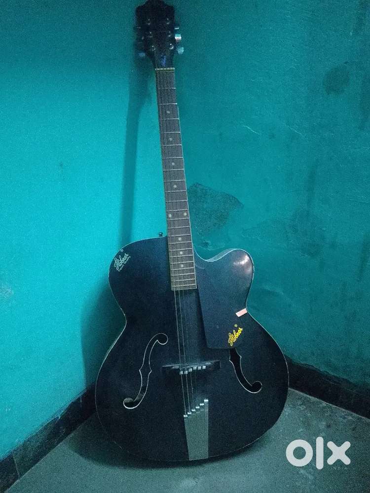 स्थिति: अच्छा कीमत: मात्र ₹500/-
वायलिन  उपलब्ध है।

स्थान:  indore