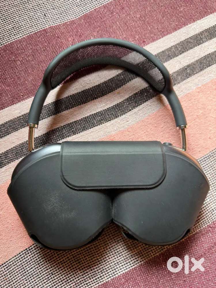 Apple Airpod pro max 2yr old