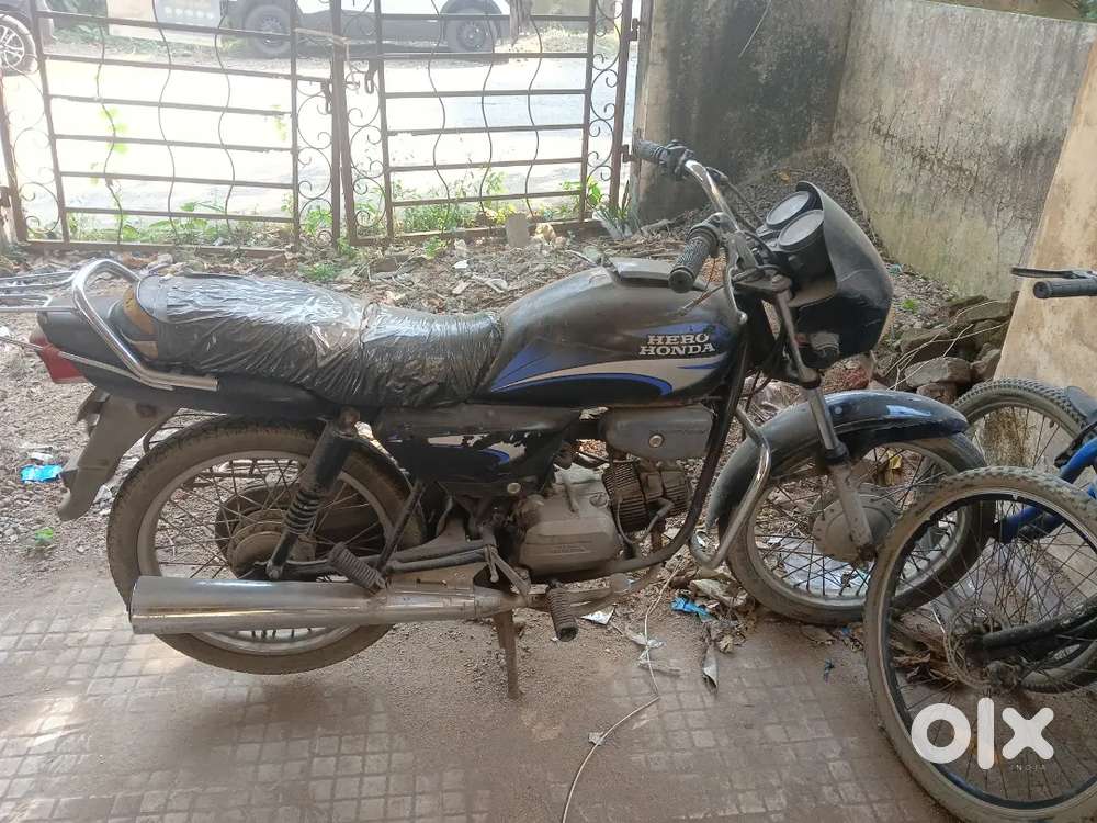 Hero splendor working selling cheah at 9000 only