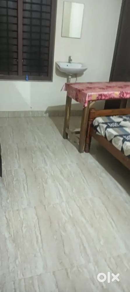 MONTHLY RENT ROOM AVAILABLE