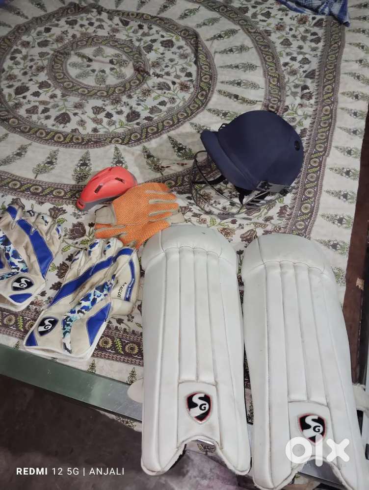 This is a very good kit for wk batsman