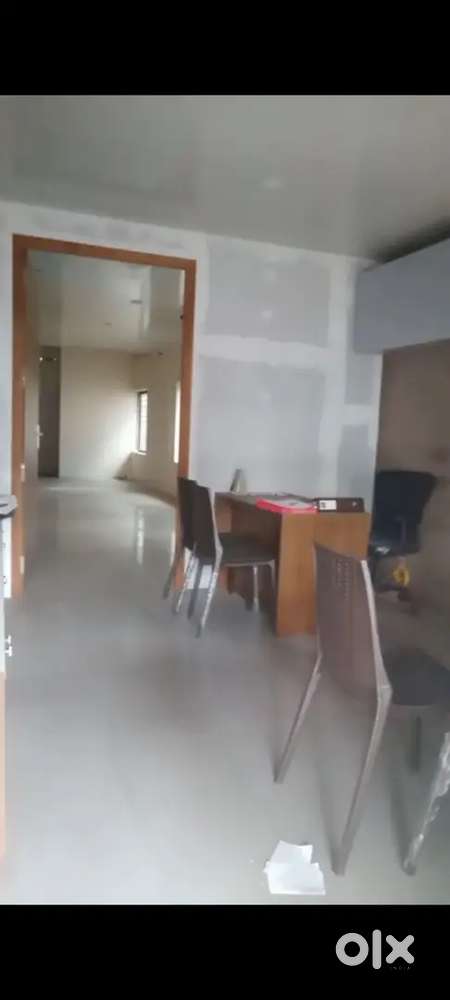 2,000 SQFT SHOP OFFICE SPACE GROUND FLOOR RENT AT HIGH COURT NEAR