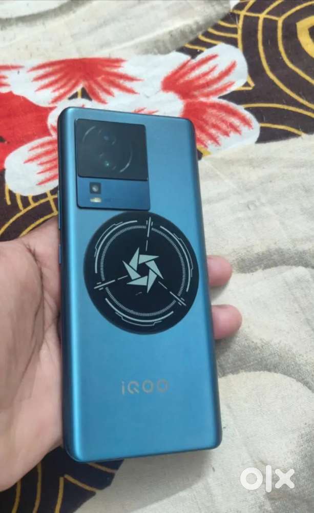 iQOO new 7   8 128  no single scratch on phone clean and neat