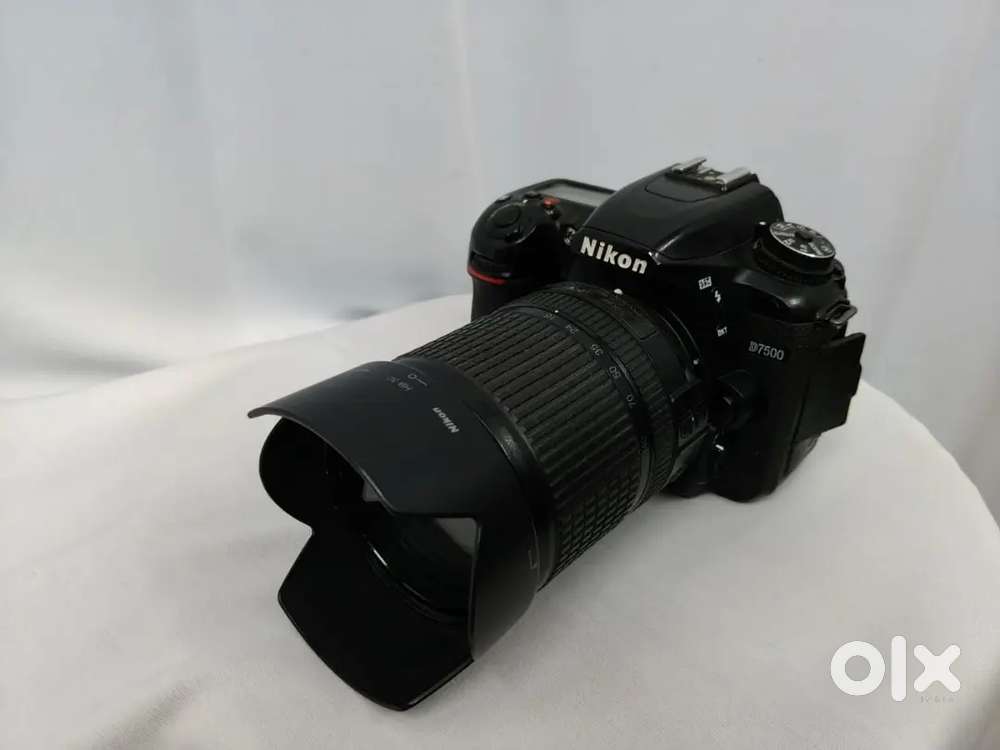 Nikon D7500