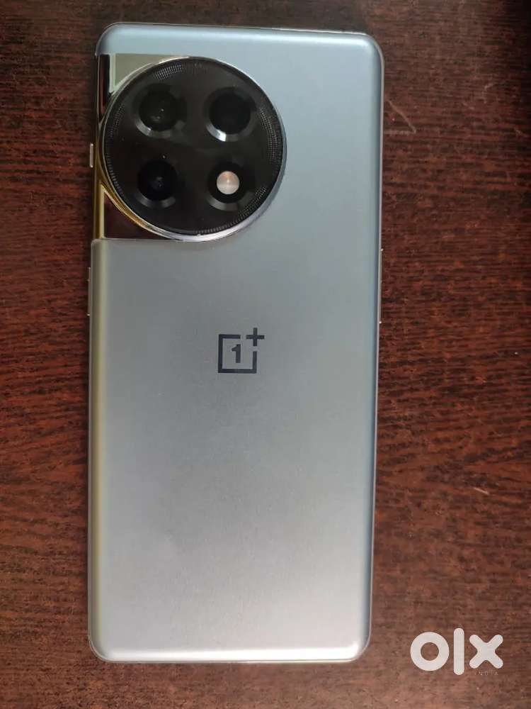 8GB RAM, 128GB Memory , Very Good Condition, Charger free