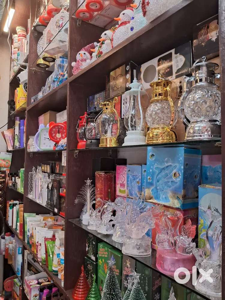 SALES GIRL AND SALES MAN VACANCY FOR FANCY GIFT SHOP