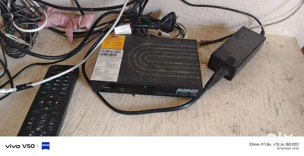 Sun direct D2h Hd set up box with antenna
