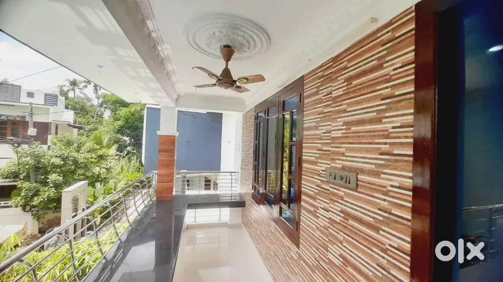 കരമന രണ്ട് വീട് 22 സെൻറ് സ്ഥലം പ്രമാണത്തിൽ 11 റോഡ് ഫ്രണ്ടേജ് ജഡ്ജി