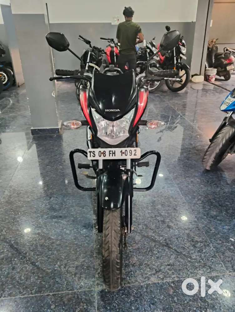 Honda shine Sp 2017 model black, red color in exellent condition