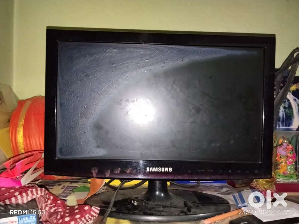 LCD tv (19) in Black colour