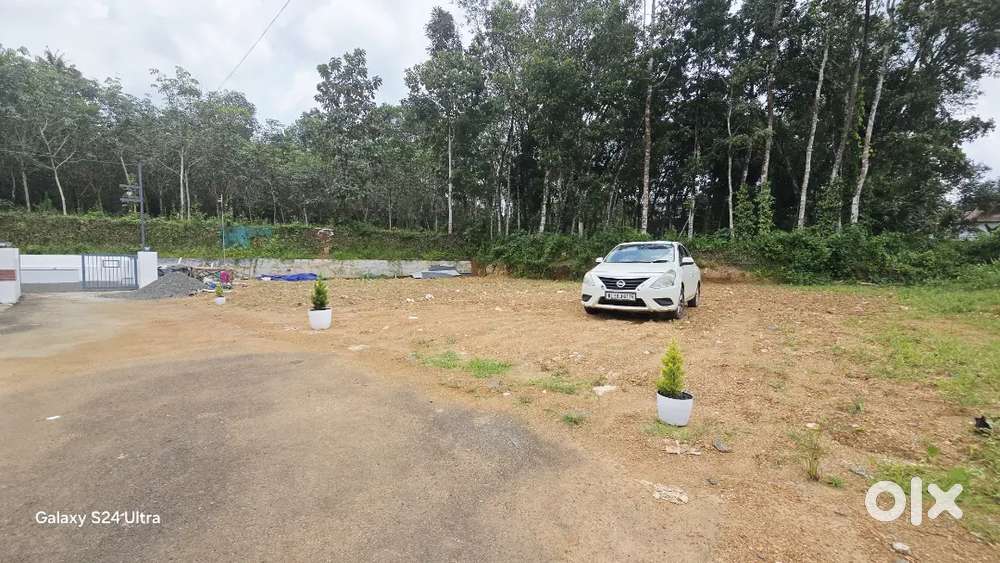 Land  near Highway Ettumanoor - Thalayolaparambu main Highway