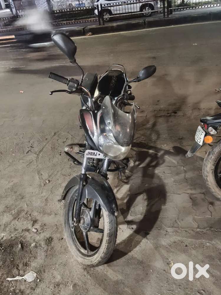 Discover bike 100 cc ka full condition koi dikkat nahi hai bike me