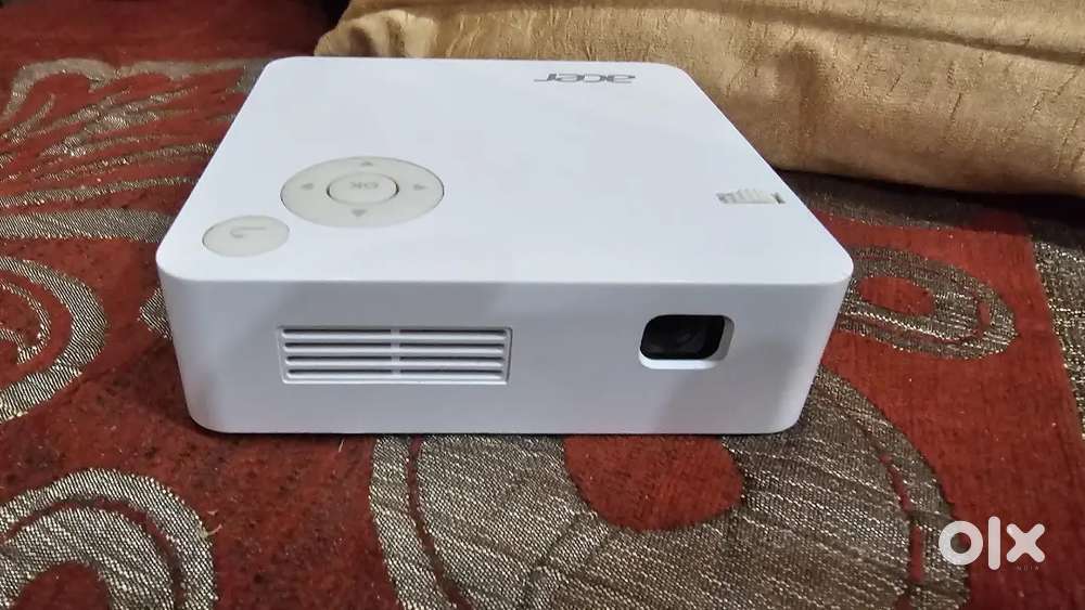 Acer DLP Poco Projector portable.