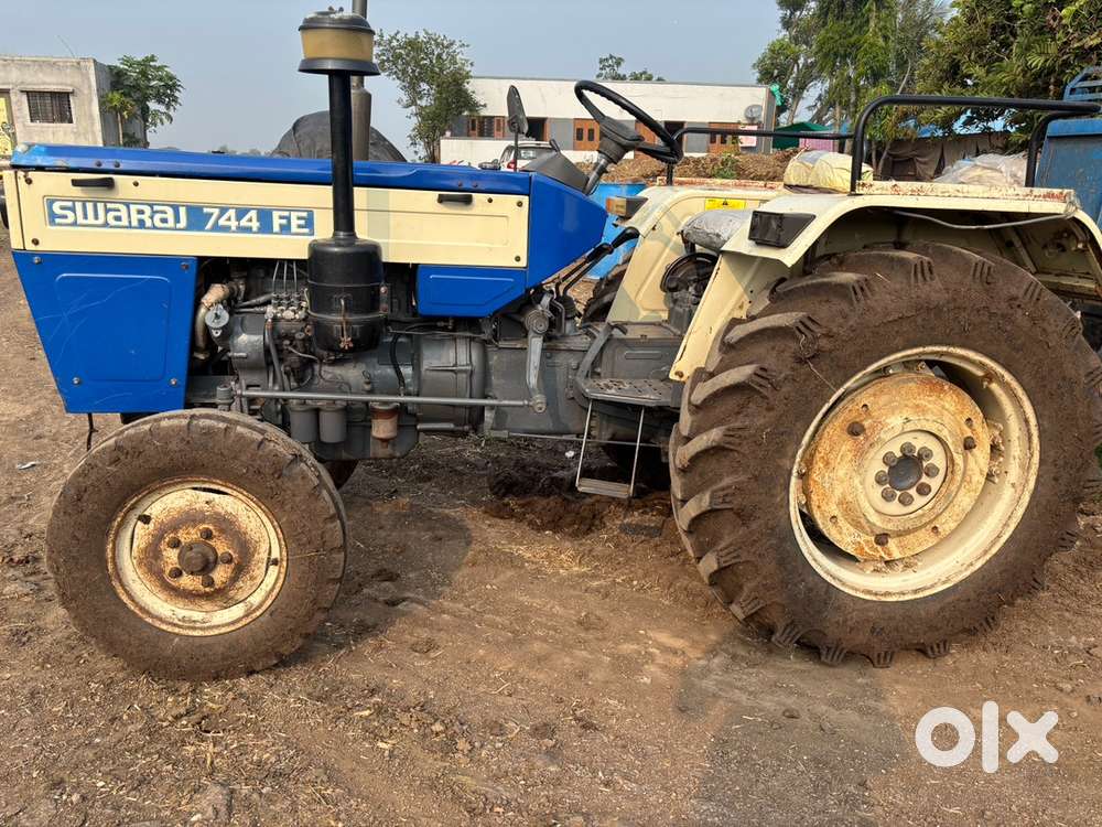 Swaraj ७४४ FE
