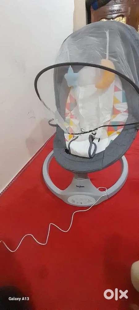 Automatic cradle jhula for sale like new condition