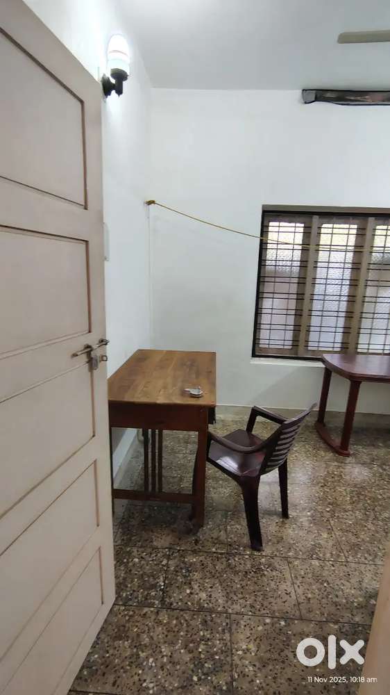(1 gents) Semi furnished single room for rent near kalamassery