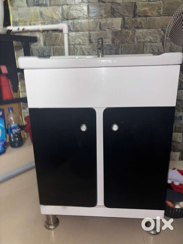 Washbasin with Storage Cabinet - Excellent Condition