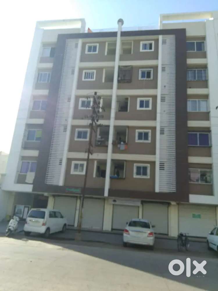 New home full fanicher
