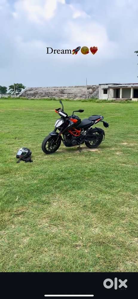 Duke 390 new condition bike